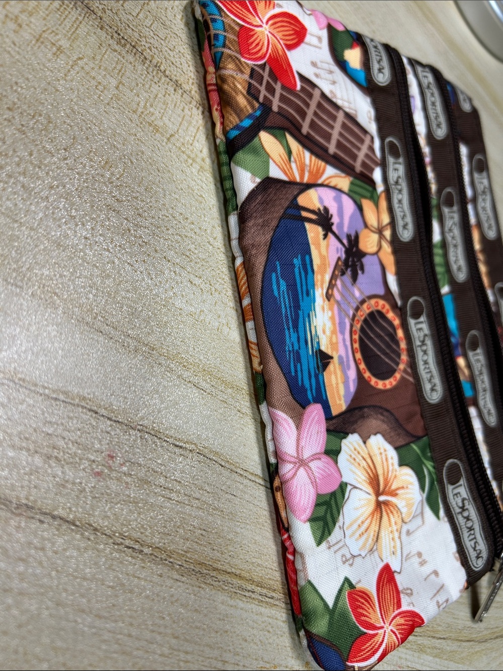 LeSportsac “Mele Ukulele” Print Triple-Zip Cosmetic Pouch Retired in ExCond - Picture 7 of 8